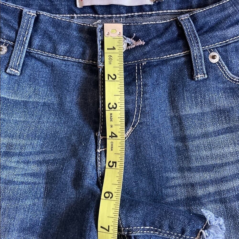 Levi’s med wash Shorty Shorts size 9 - Picture 6 of 7